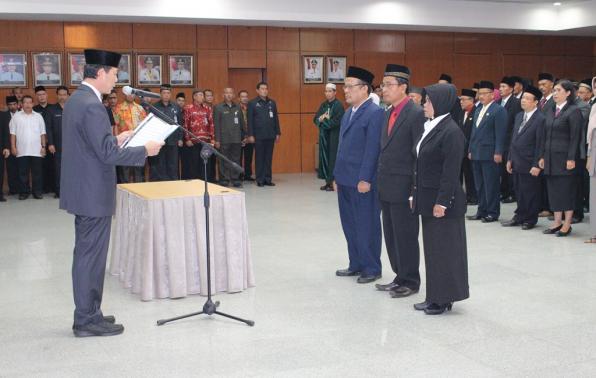 Pemrov. Kep. Babel Kukuhkan 58 Kepsek, 27 TU Dan 20 Pengawas Sekolah