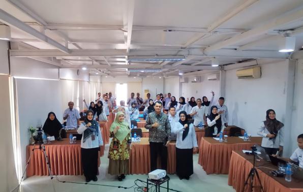 Tingkatkan Kapasitas SDM Pembina UMKM, DKUKM Gelar Bimtek Strategi Kelembagaan Usaha