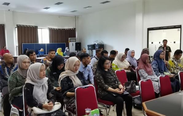 DKUKM Babel Serahkan Kartu BPJS Ketenagakerjaan untuk Ribuan Pelaku UMKM di Pulau Bangka