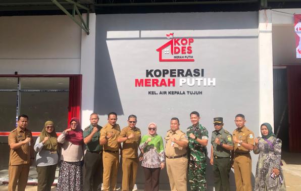 Wamenkop Tinjau Gudang Koperasi Merah Putih Air Kepala Tujuh, 98 Persen dan Siap Beroperasi