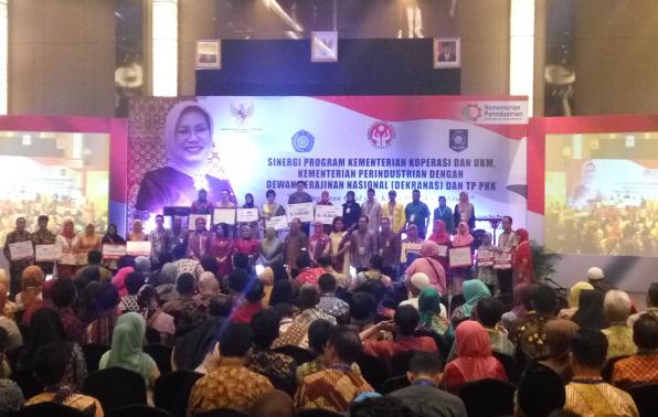 Hj Mufidah Jusuf Kalla : Dekranas Terus Dorong UMKM Kembangkan Produk Kerajinan Berdaya Saing