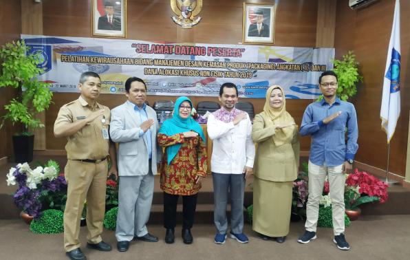 Laksmi Abdul Fatah Berikan Arahan kepada Peserta Pelatihan Kewirausahaan