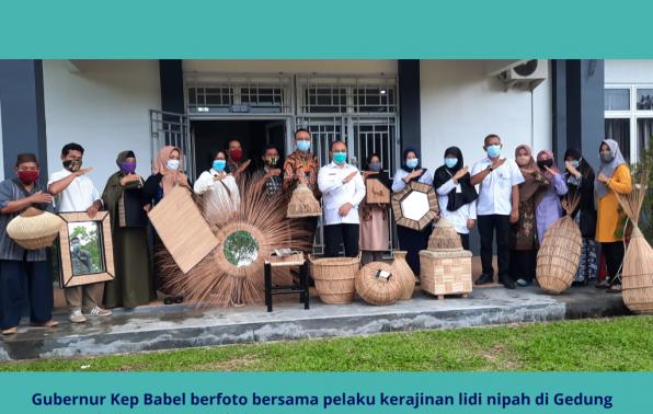 12 Kelompok UMKM Kerajinan Lidi Nipah Mendapatkan Alat Pendukung Produksi 