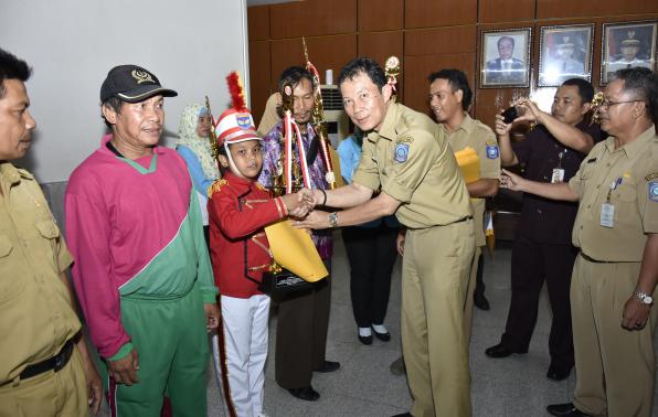 Ratusan Warga Hadiri Penyerahan Hadiah Lomba Peringatan HUT RI