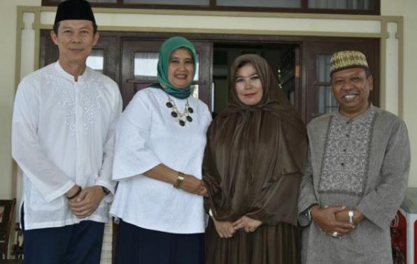 Gubernur dan Wagub Gelar Open House