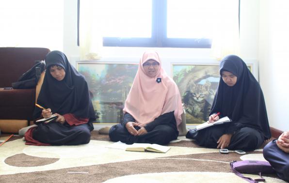 Ustadzah Emillia: Puasa Sesungguhnya Membentuk Karakter